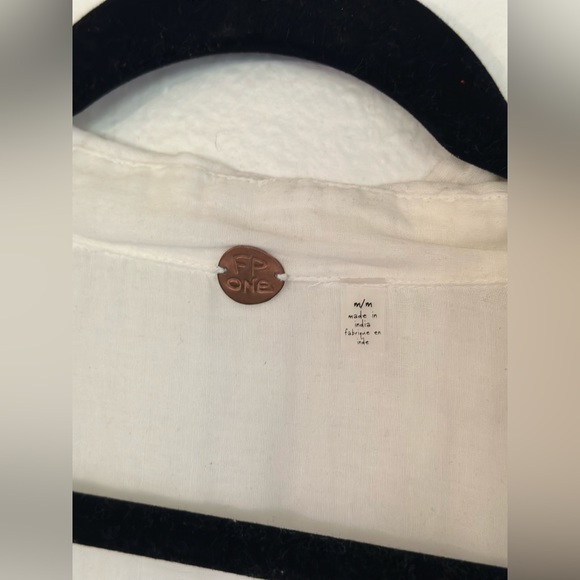 White free people tunic. Very good condition. - Picture 5 of 5
